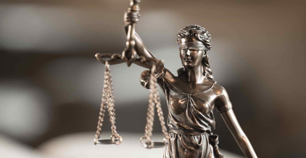 Recht und Gerechtigkeitsstatue - Scheidungsanwalt